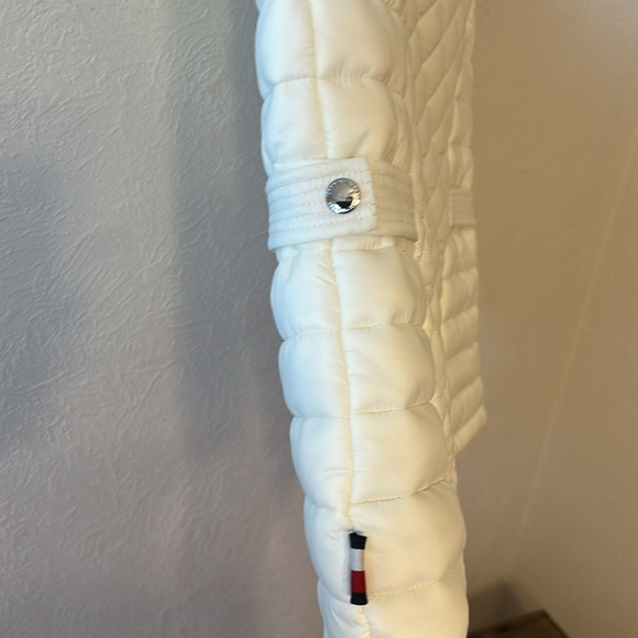 Tommy Hilfiger Women’s Quilted Vest - Picture 5 of 11